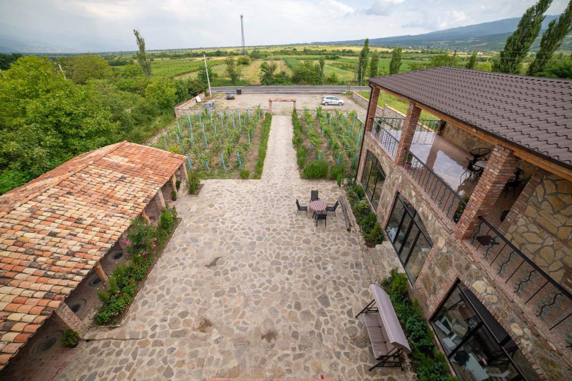 Bekas Wine Cellar Hotel Akhmeta Bagian luar foto